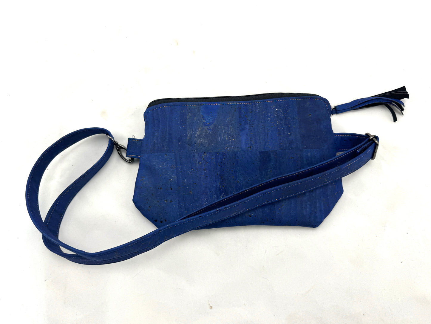 Deshon Sling Bag