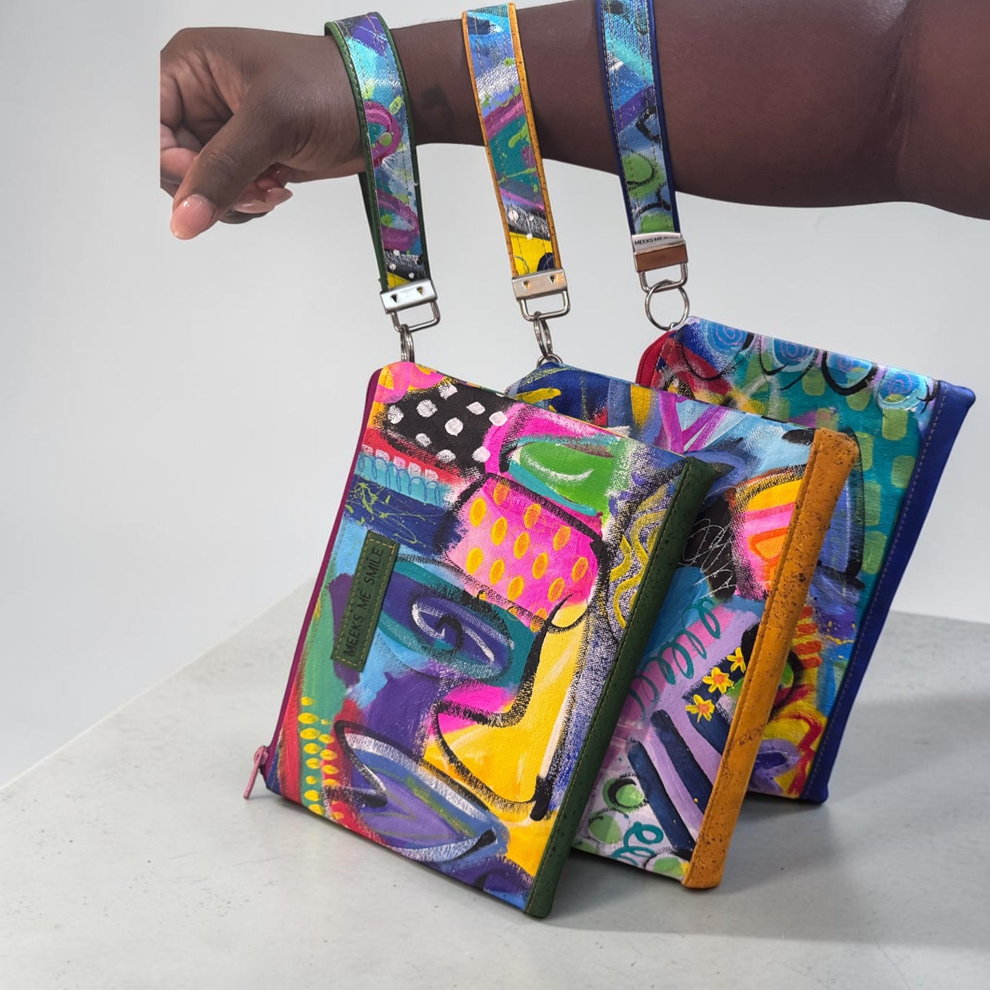 ART WRISTLET MUSTARD YELLOW