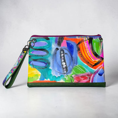 ART WRISTLET GREEN