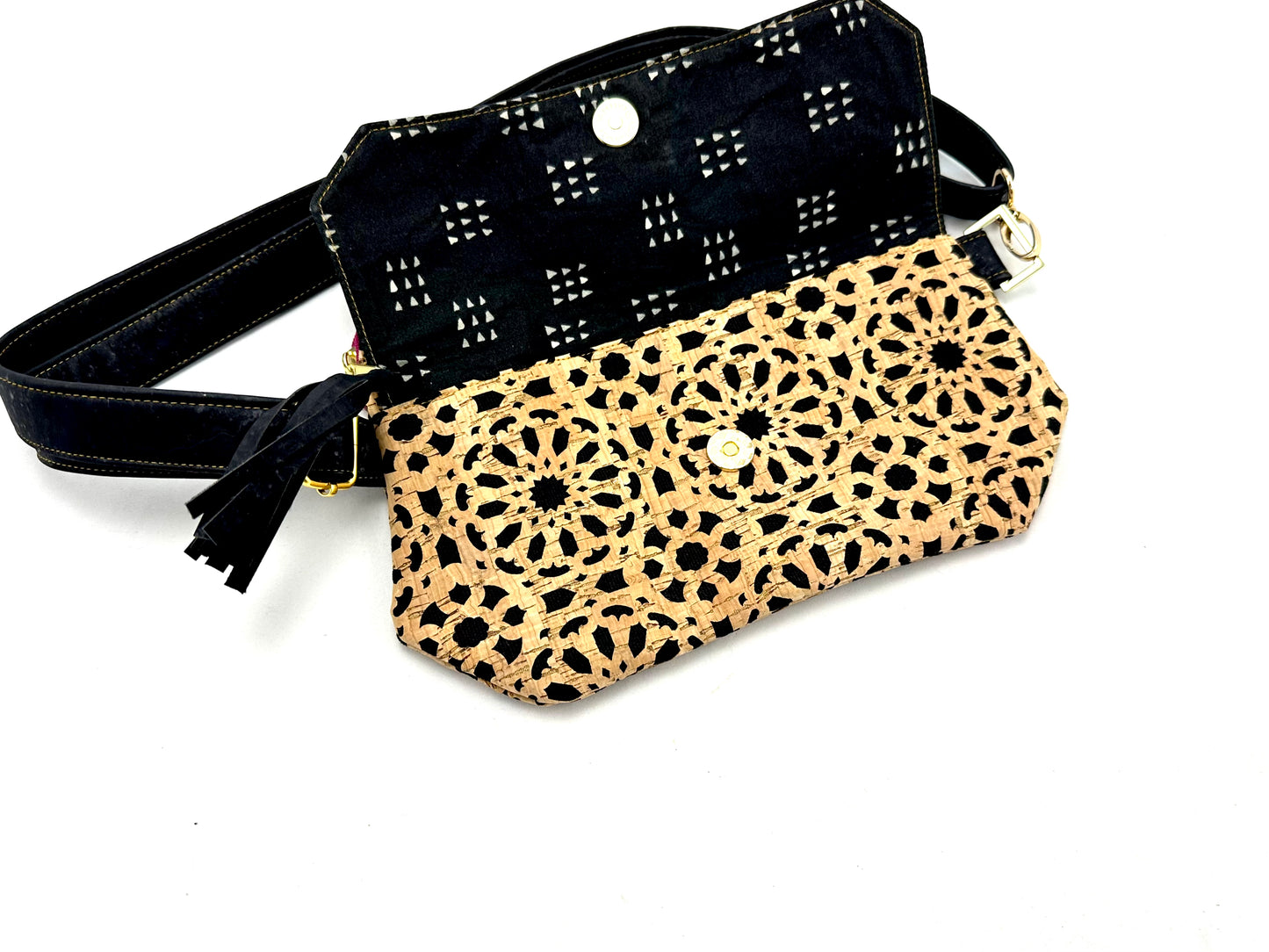 Deshon Sling Bag