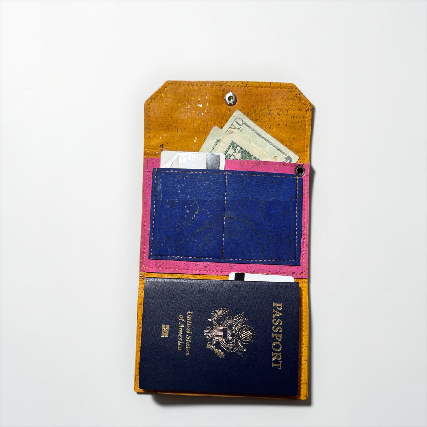 ART TRAVEL WALLET 2